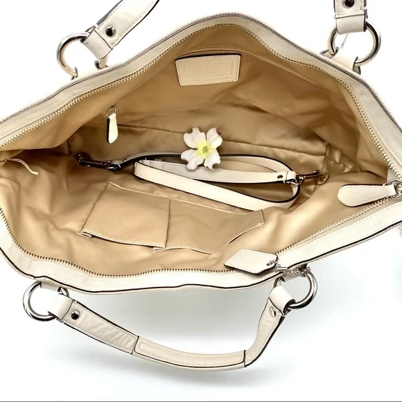 EUC Coach Campbell Signature Izzy Ivory Shoulder Bag - Picture 12 of 15